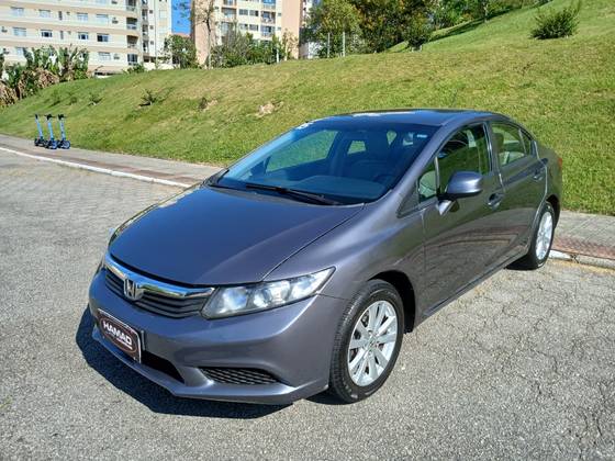 HONDA CIVIC 1.8 LXS 16V FLEX 4P AUTOMÁTICO HONDA CIVIC 1.8 LXS 16V FLEX 4P AUTOMÁTICO
